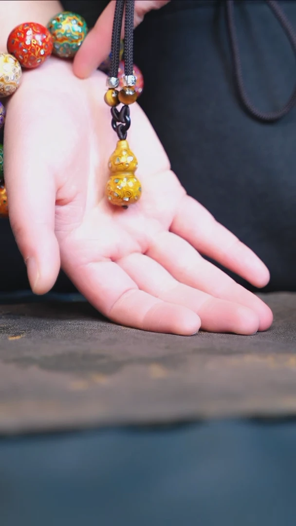 【闪购商品】金黄大漆紫光檀螺钿小脖挂