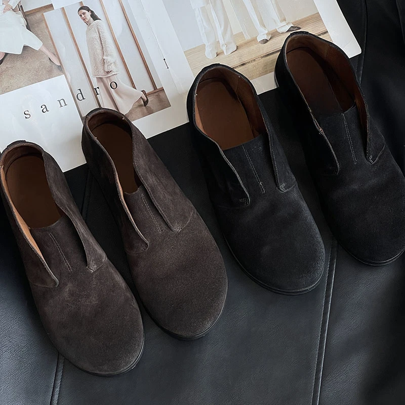 “慵懒”一脚蹬复古老钱风松弛感极简风低跟短靴多巴胺百搭鞋子