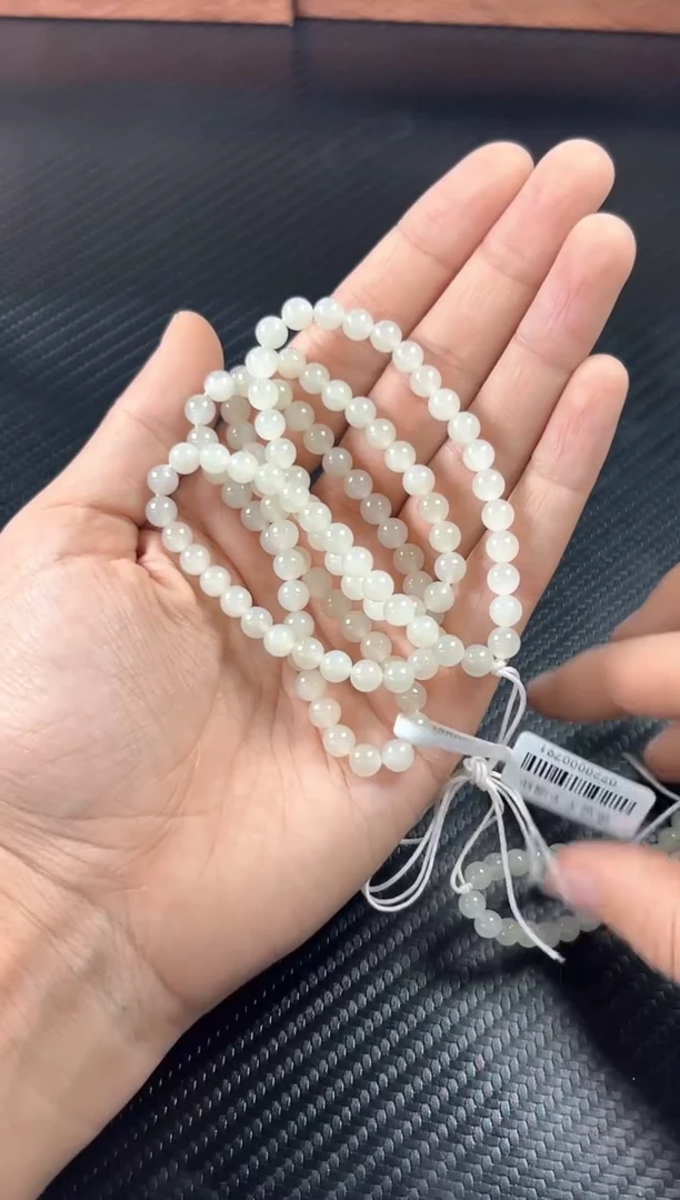 吊坠(赠链)未镶嵌和田玉于田微色差卡6Mmh