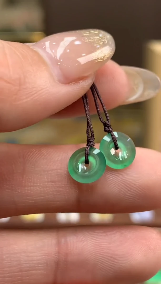 【闪购商品】翡翠颈饰未镶嵌平安扣一对