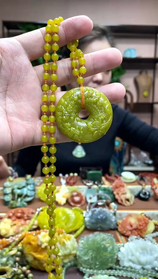 未镶嵌岫玉吊坠多样性发货发其中之一