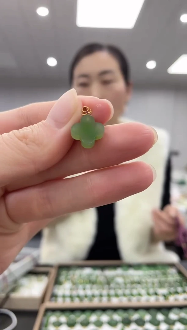 【闪购商品】和田玉吊坠18K金镶嵌多样性拍一发一