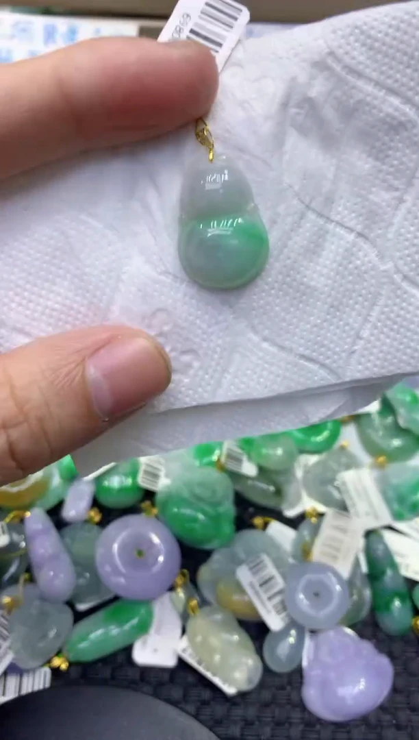 颈饰18K金镶嵌翡翠天然缅甸A货翡翠