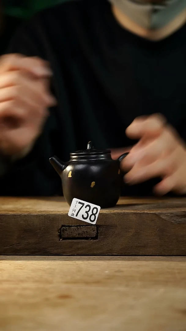 瓷片设计师手作！！！落单福利系列！！黑釉点金壶