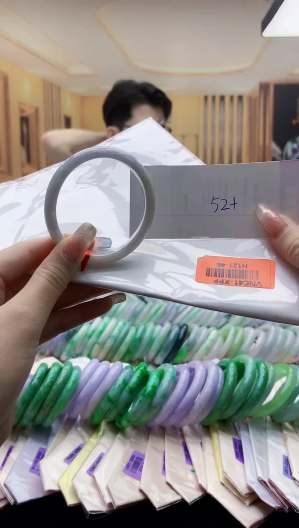 翡翠手镯未镶嵌    H121-46