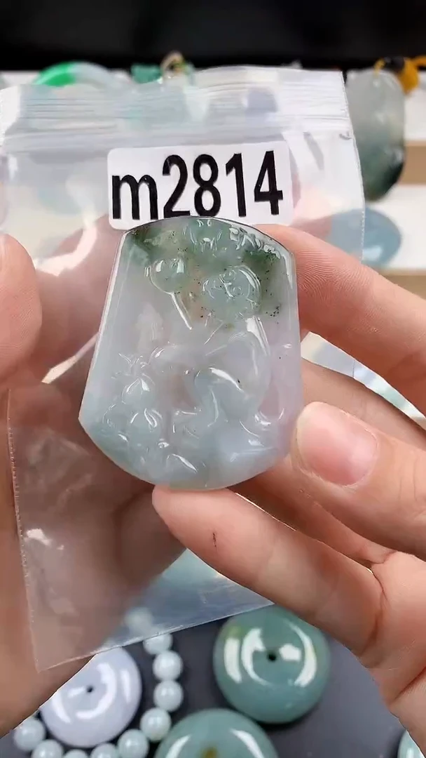 颈饰未镶嵌翡翠天然翡翠吊坠挂件