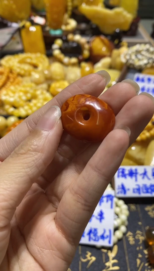未镶嵌蜜蜡裸石老蜡扣子