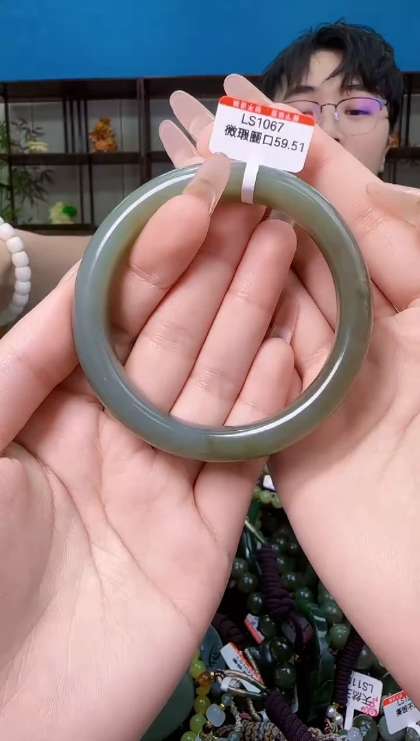 颈饰未镶嵌和田玉多样性发一