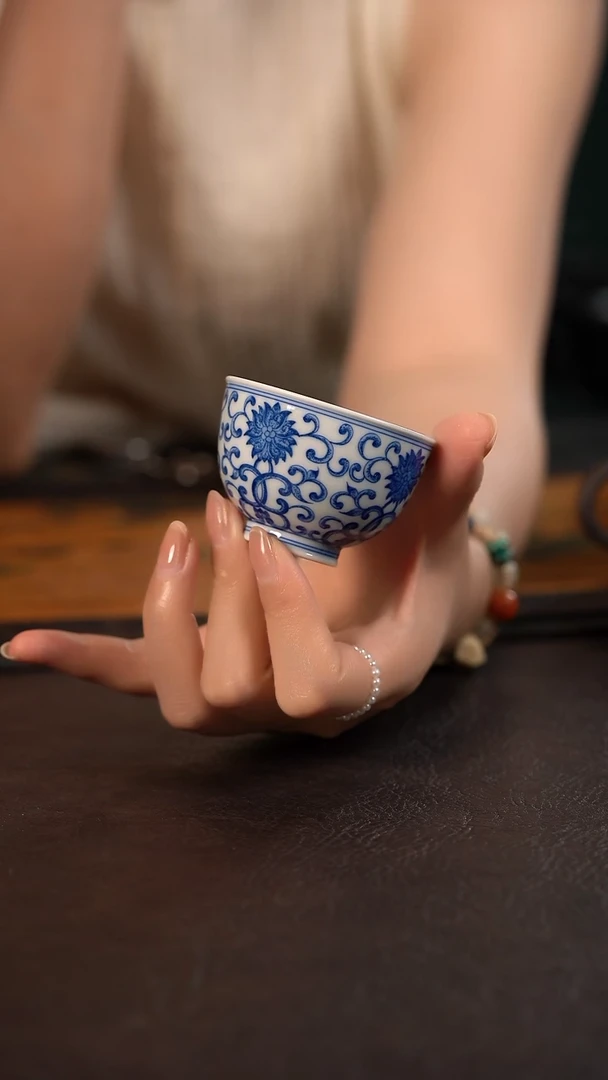 HLX陶瓷点工缠枝莲鸡心杯