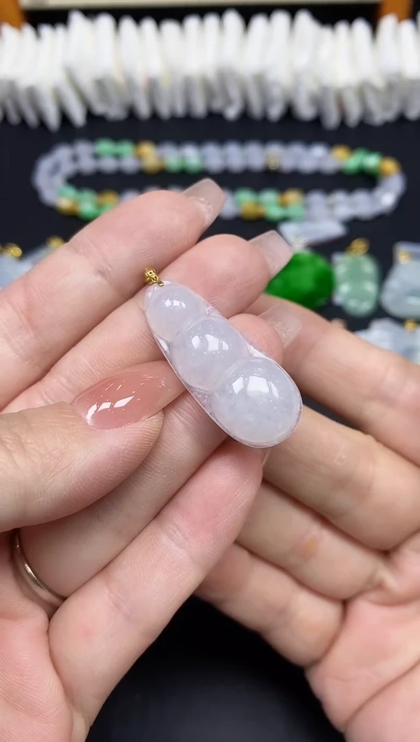 吊坠(不含链)18K金镶嵌翡翠豆子18K金扣镶嵌@@CMT