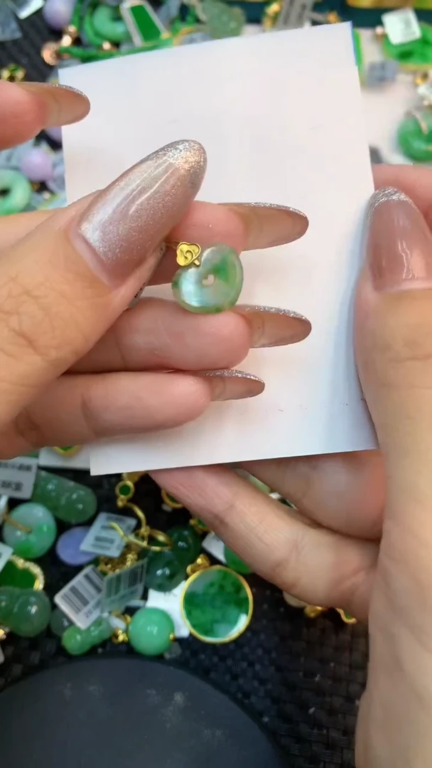 颈饰未镶嵌翡翠1