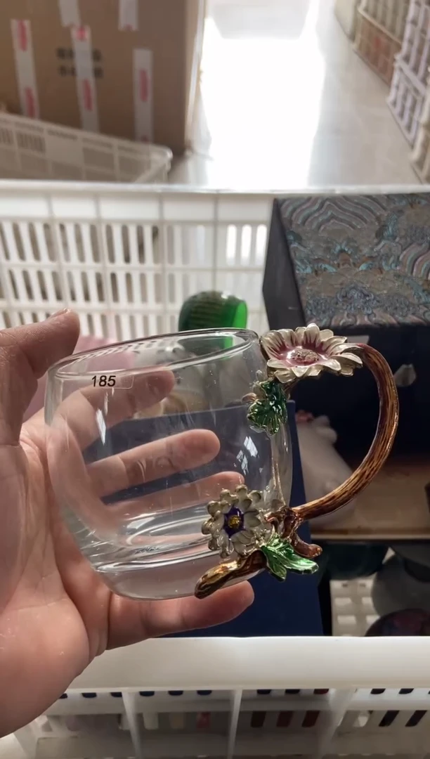 无运费险有瑕疵的摄影的产品有使用过的痕迹有点脏介意勿拍