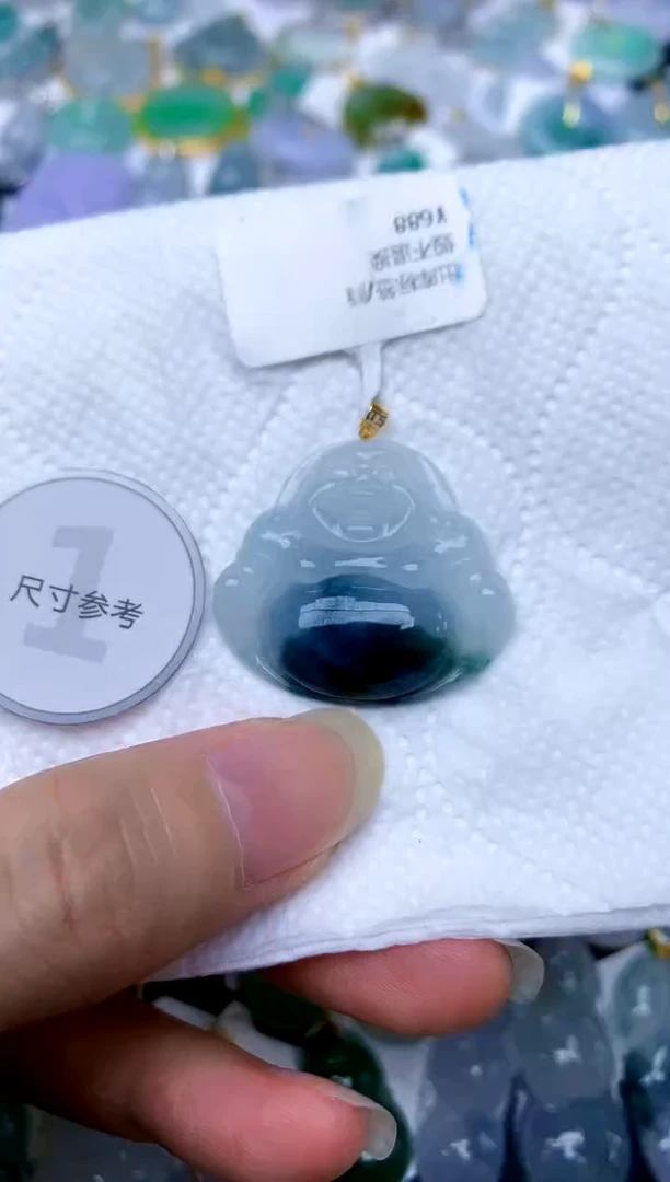 颈饰18K金镶嵌翡翠天然A货翡翠