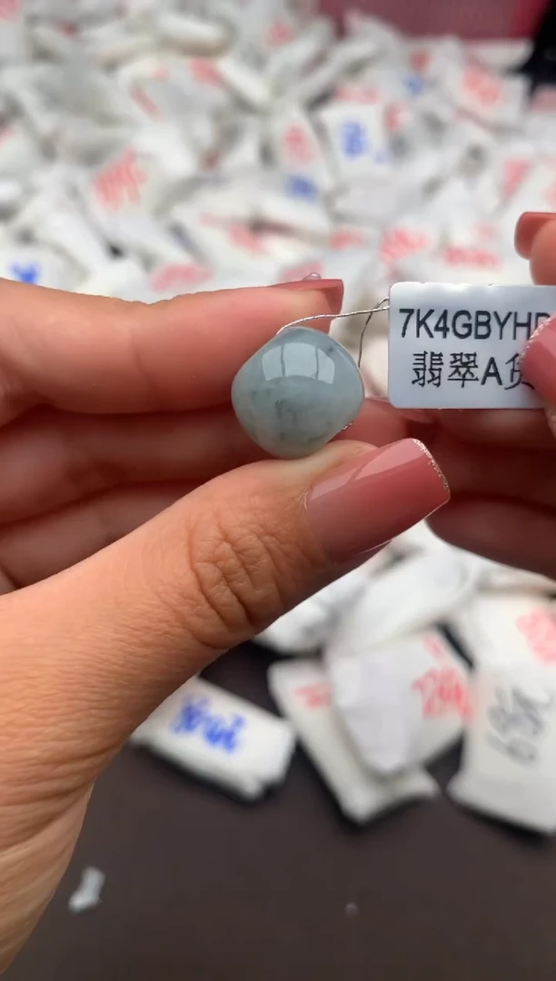 【闪购商品】翡翠挂件未镶嵌一