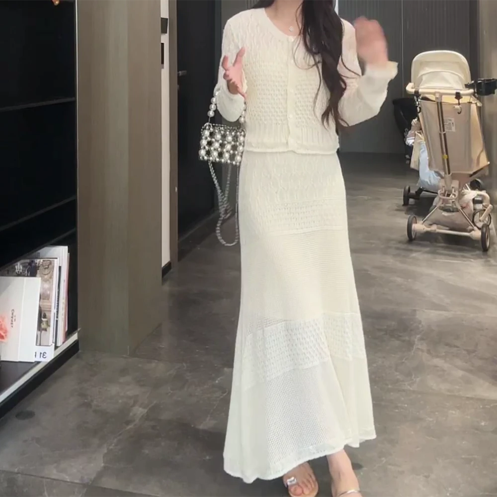 2025新款法式温柔时尚轻奢名媛风针织镂空钩花开衫半裙套装