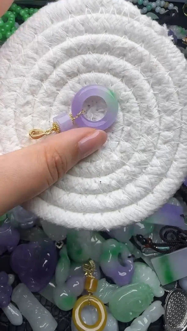 颈饰未镶嵌翡翠缅甸翡翠吊坠