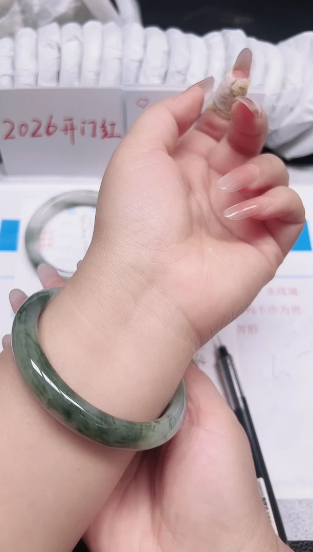 未镶嵌手镯石英质玉94-64