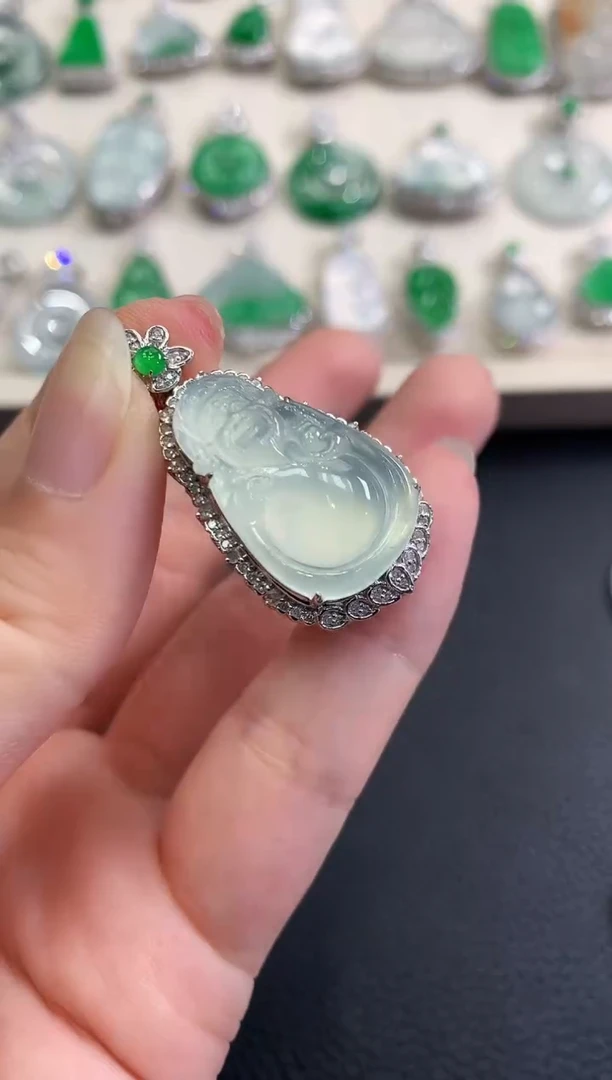 翡翠18K金镶嵌吊坠(不含链)春日珠宝 B92