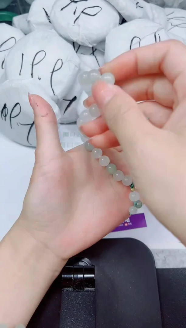 石英质玉手镯未镶嵌9.9