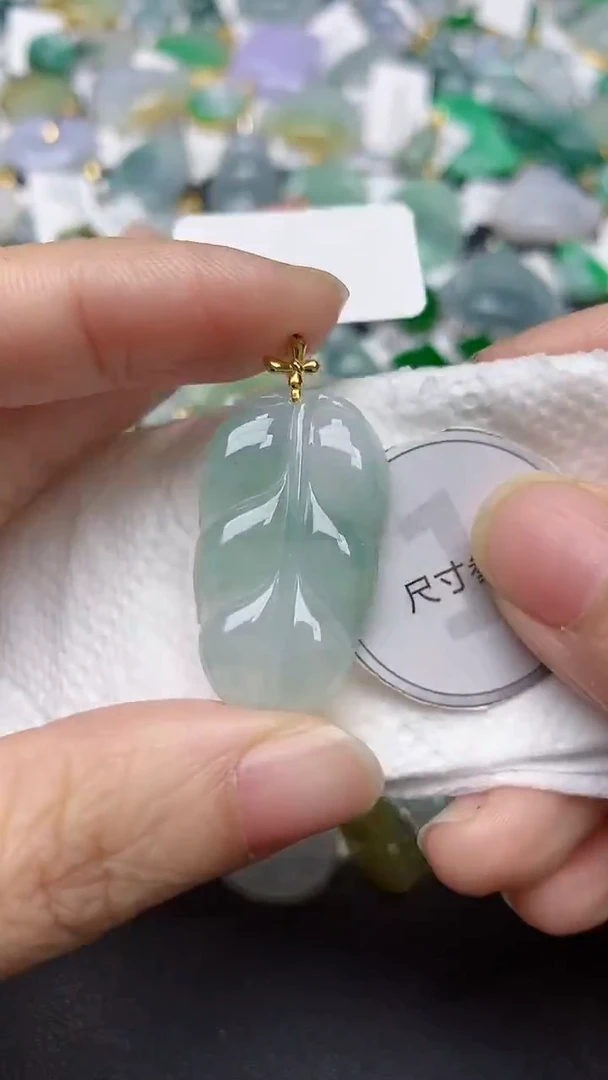 颈饰18K金镶嵌翡翠天然缅甸A货翡翠