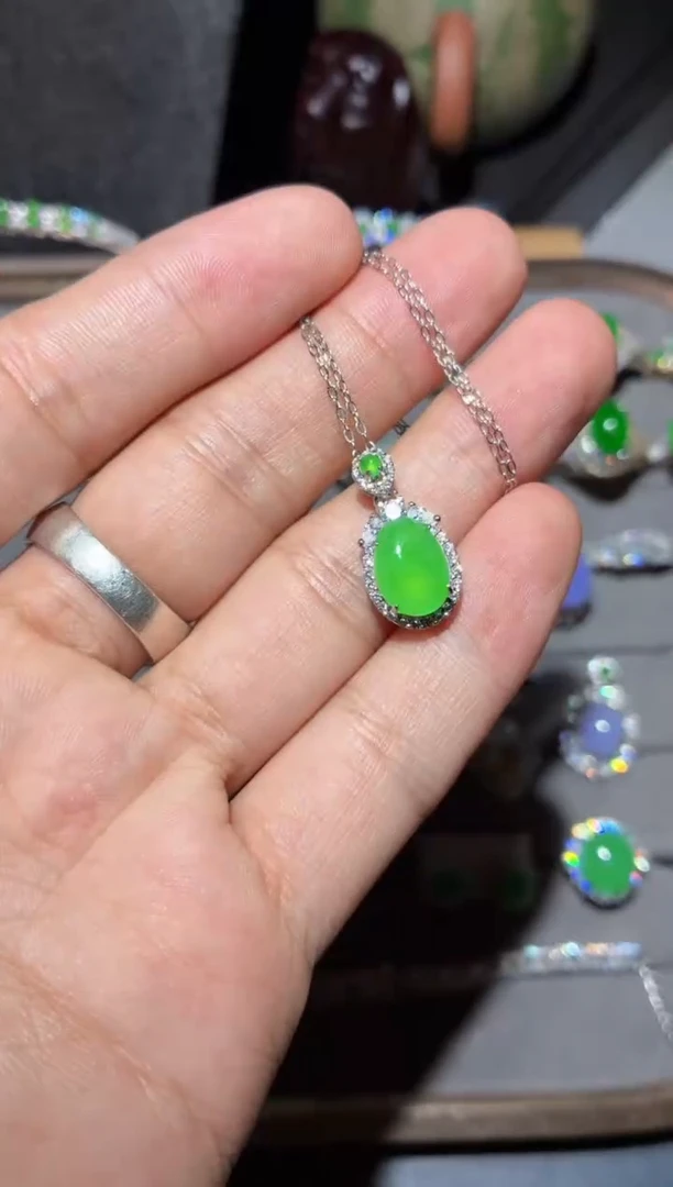 颈饰银S925镶嵌翡翠全量