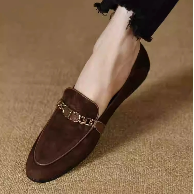 磨砂羊皮单鞋女低跟2025年春款金属链平底乐福女鞋软底软皮小皮鞋