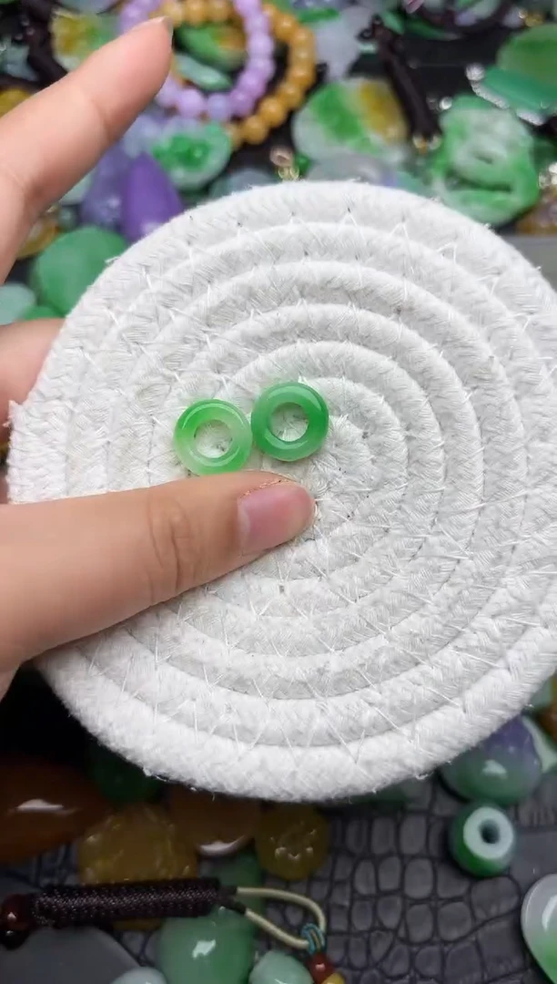 颈饰未镶嵌翡翠缅甸翡翠吊坠