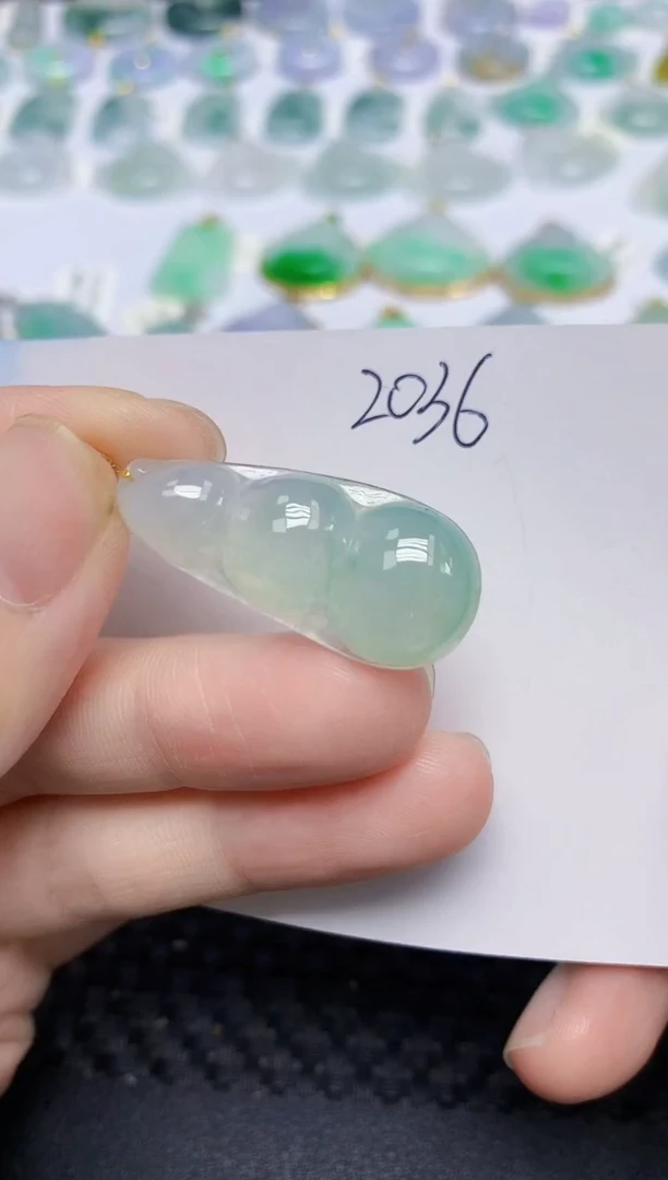 翡翠18K金镶嵌颈饰天然缅甸翡翠A货
