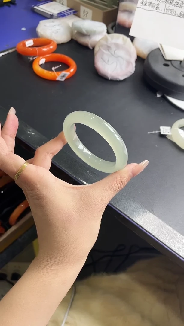 未镶嵌手镯石英质玉j92-DB55+