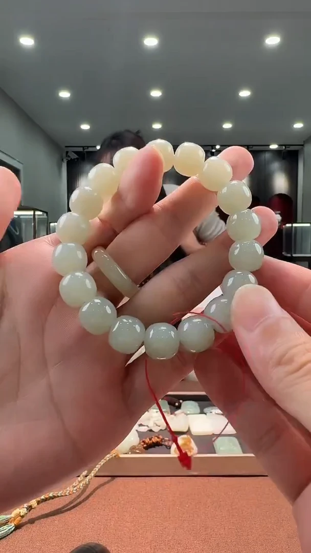 颈饰未镶嵌和田玉工厂清货，不退不换，多样性拍一发一手串