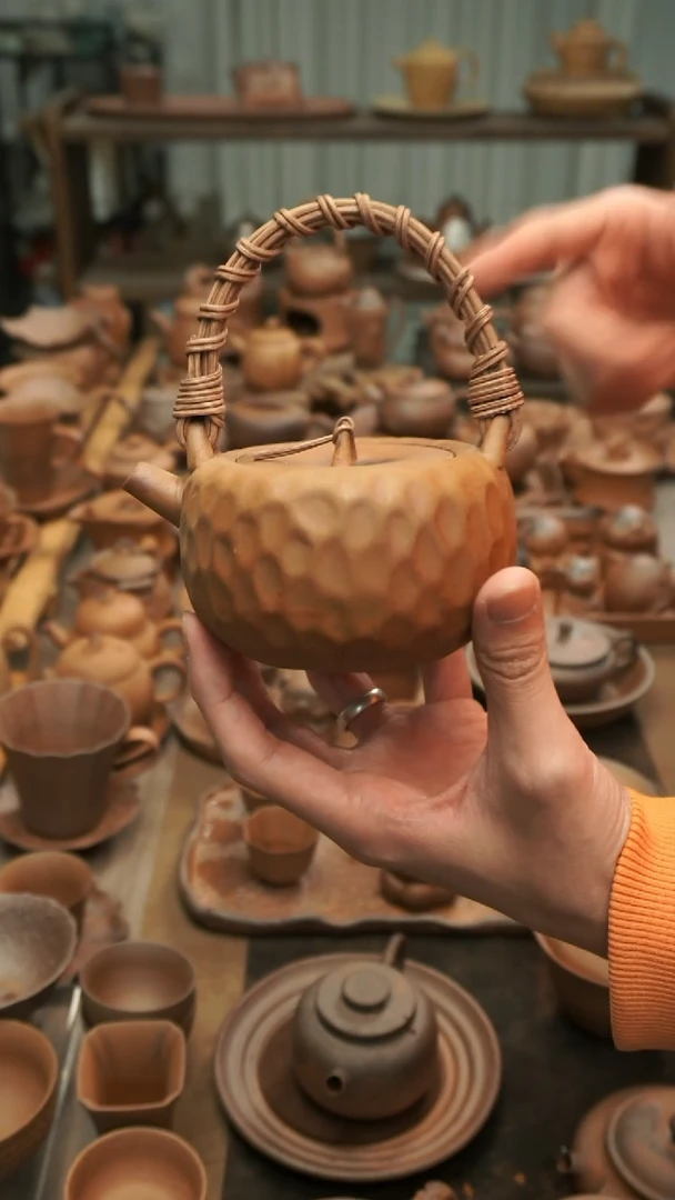 原矿老岩泥精工  锤纹提梁壶250ml