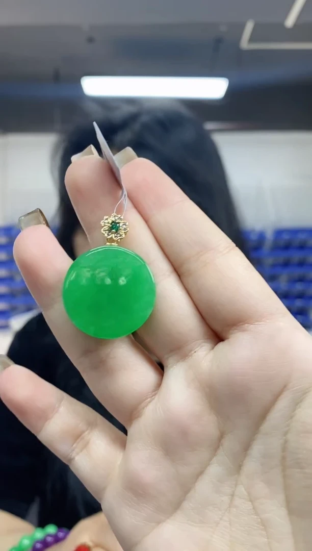 【闪购商品】翡翠吊坠(不含链)未镶嵌多样性发其一颜色微差