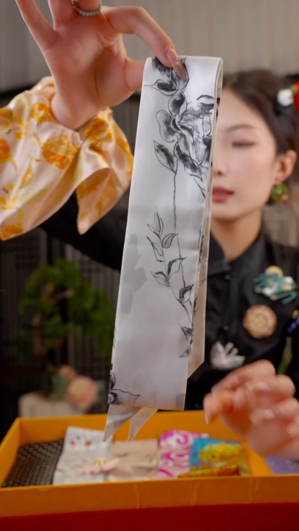 刺绣普**我非遗苏绣手工饰品