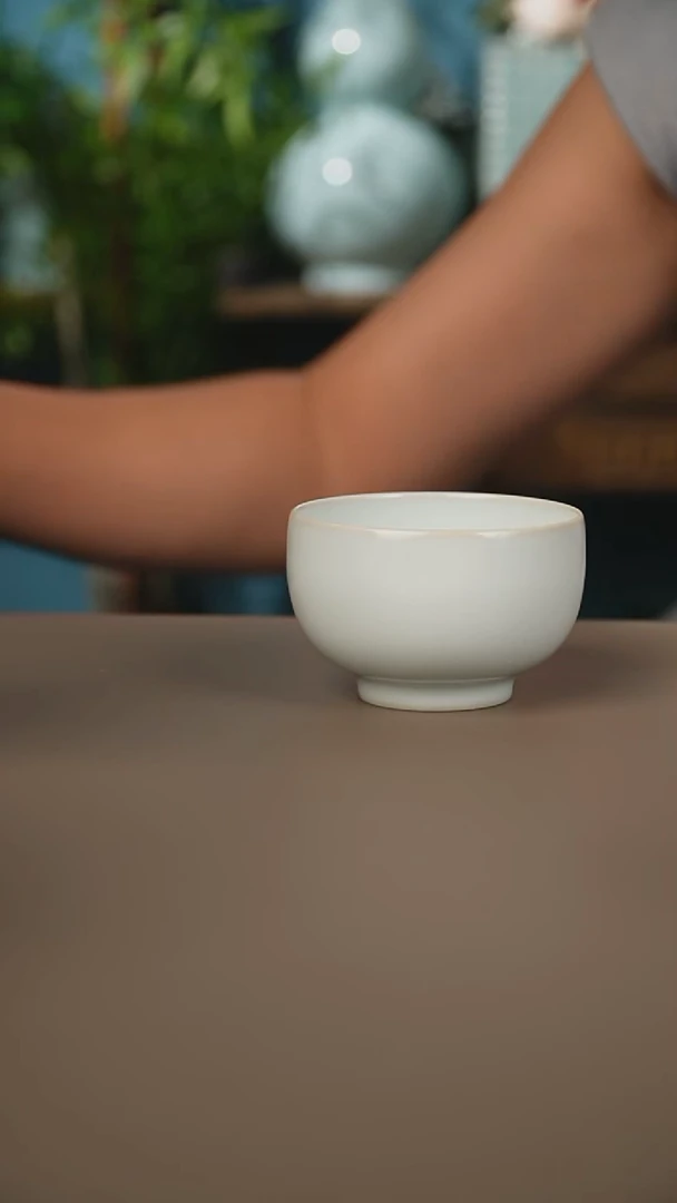 奎奎月白罗汉杯