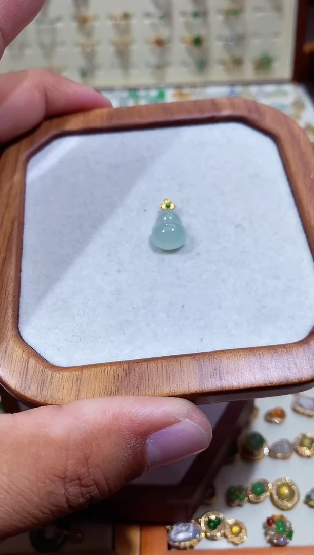 吊坠(不含链)18K金镶嵌翡翠111111