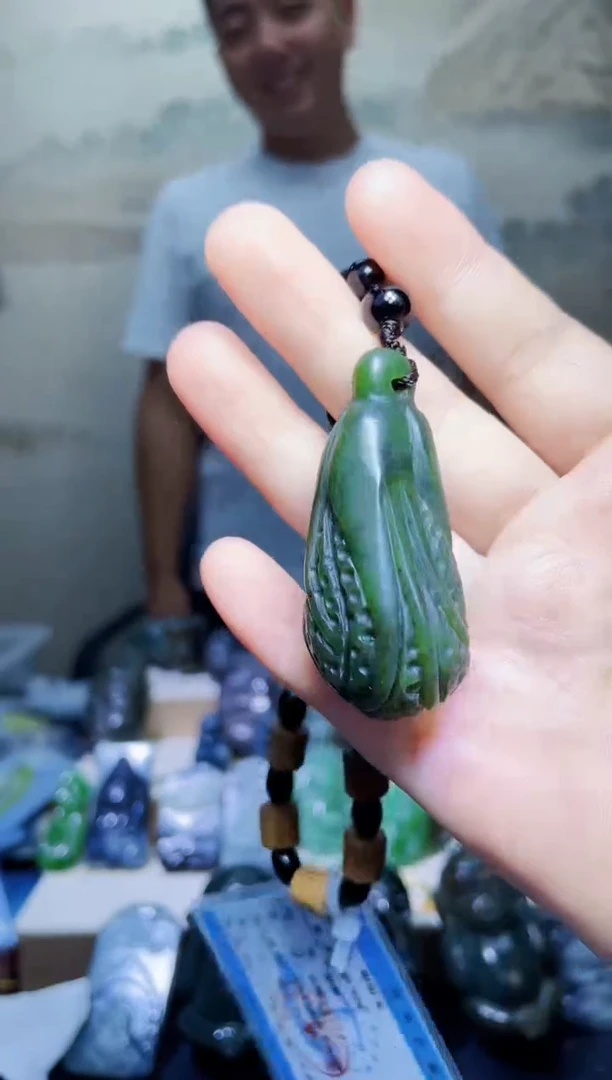 和田玉未镶嵌颈饰1