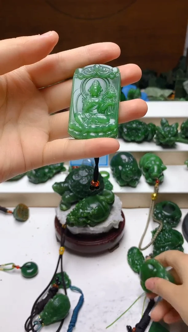 颈饰未镶嵌和田玉（碧玉）1