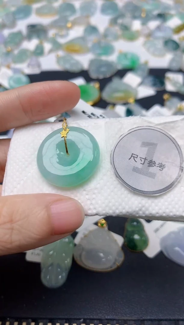 颈饰18K金镶嵌翡翠天然缅甸A货翡翠