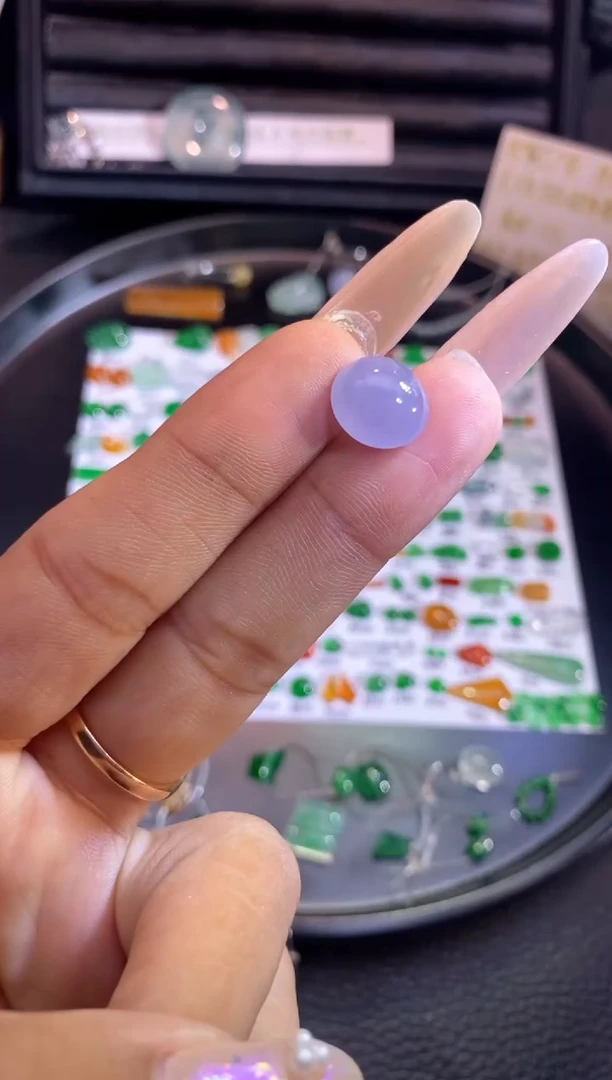 翡翠摆件未镶嵌蛋