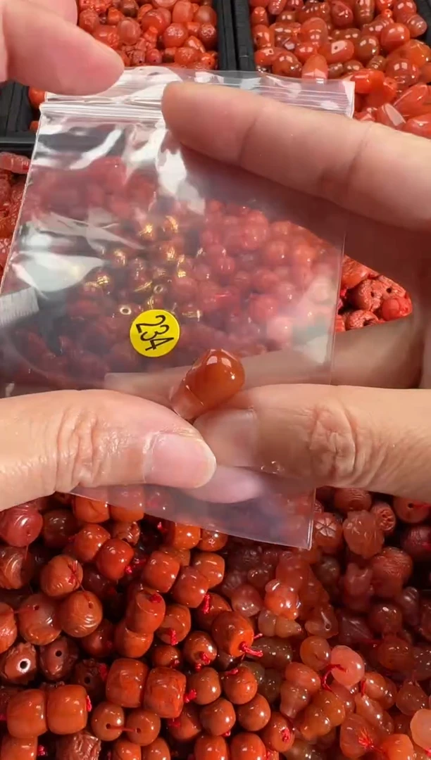 【闪购商品】南红玛瑙颈饰未镶嵌1