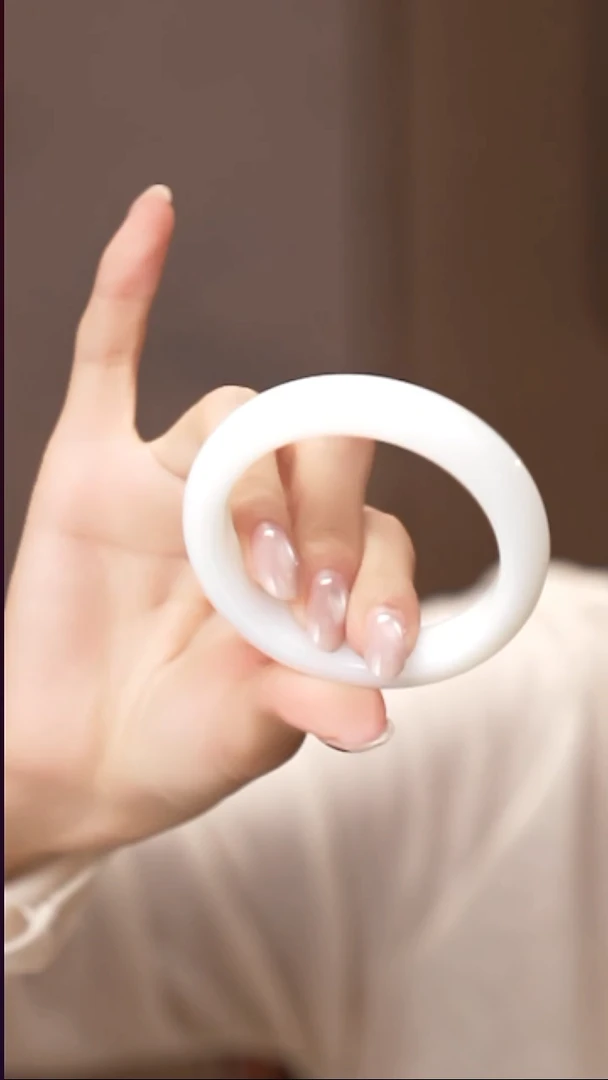 未镶嵌手镯和田玉（白玉）5**2工厂抛货 不退不换 多样性发其1