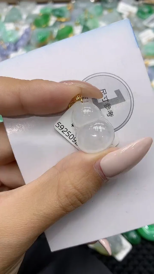 颈饰18K金镶嵌翡翠111111111111