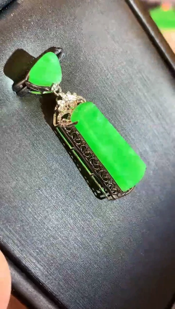 翡翠18K金镶嵌吊坠(不含链)多样性发其一