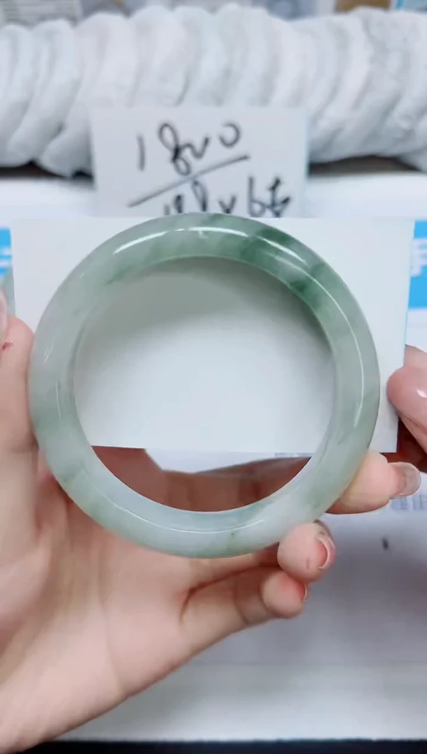 石英质玉手镯未镶嵌216/58.5