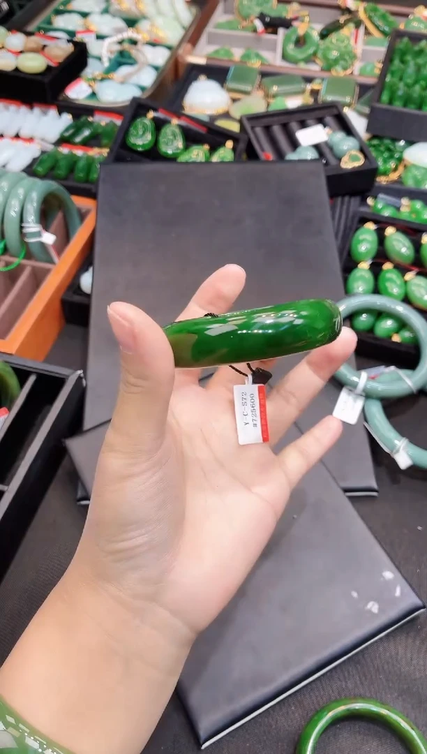 未镶嵌手镯和田玉5455多样性发一