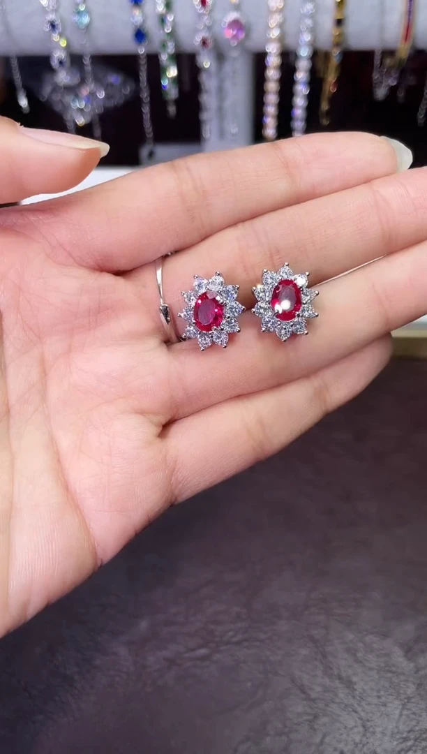 合金合成钻石红宝耳钉