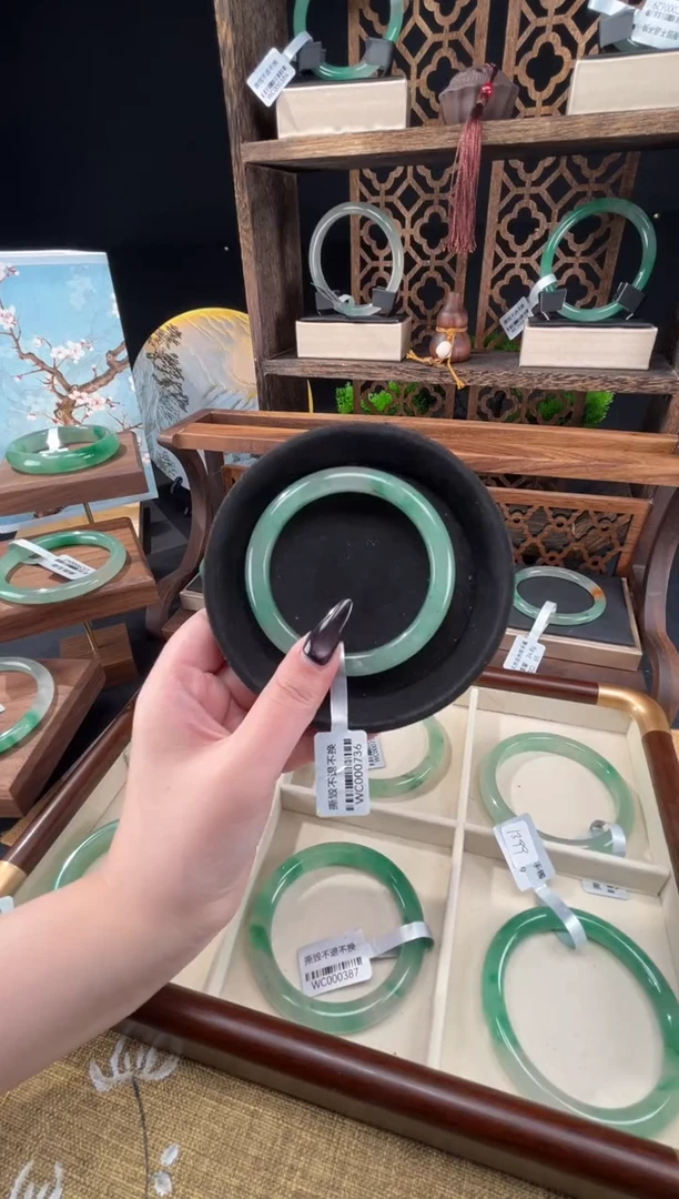 未镶嵌手镯石英质玉（非洲翠）圈口63