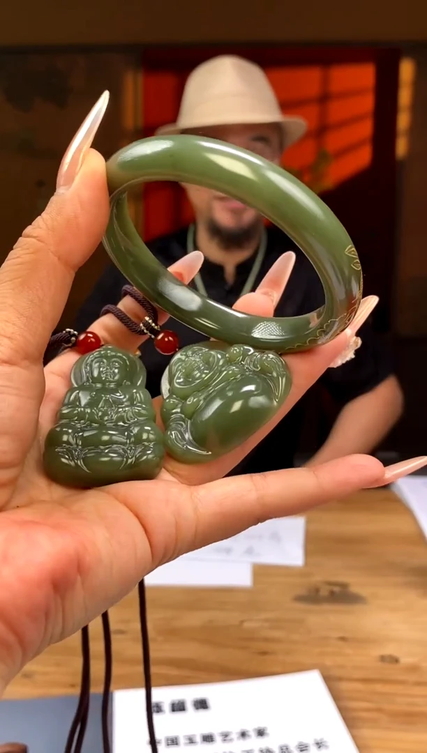 和田玉未镶嵌颈饰A923