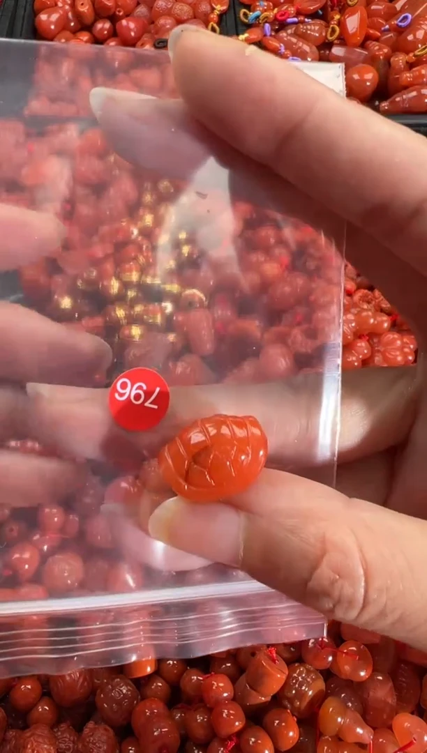 【闪购商品】南红玛瑙颈饰未镶嵌1