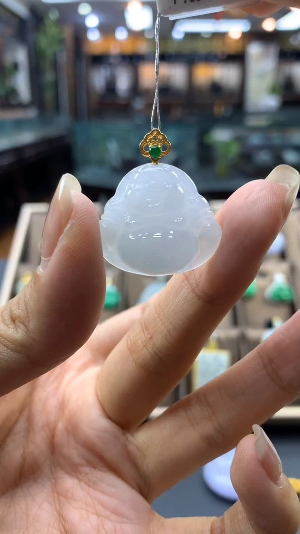 翡翠18K金镶嵌颈饰佛公